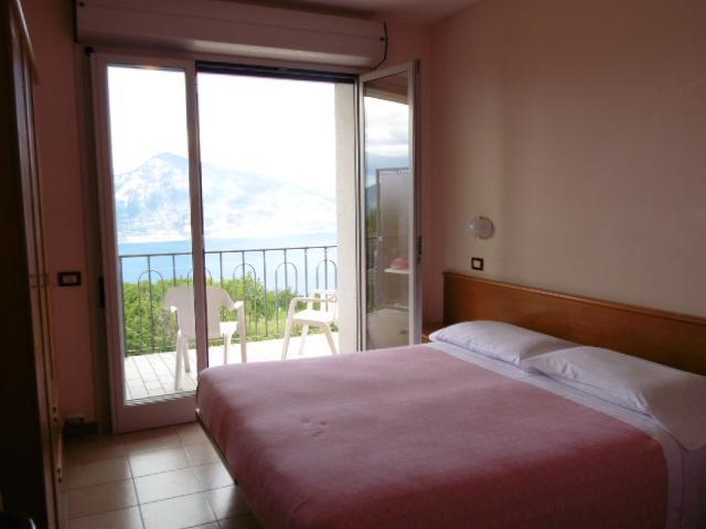 Hotel Miralago San Zeno di Montagna Buitenkant foto