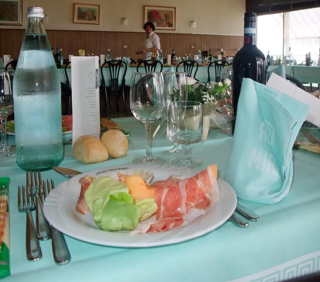 Hotel Miralago San Zeno di Montagna Buitenkant foto