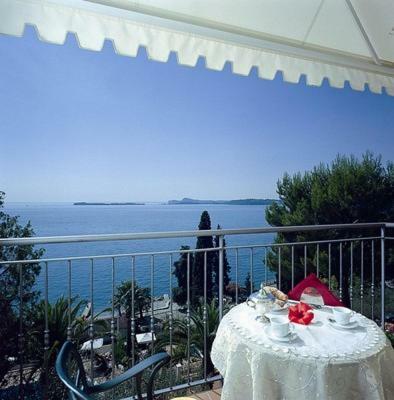 Hotel Miralago San Zeno di Montagna Buitenkant foto